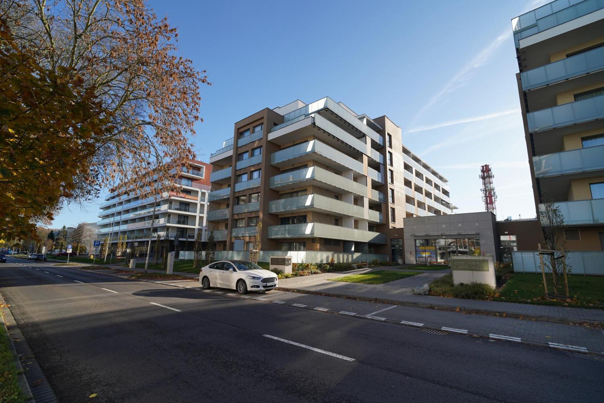 Lulu Apartments - Pod Masztami - Apartament Dwupokojowy - Basen Silownia Parking 科沃布热格 外观 照片