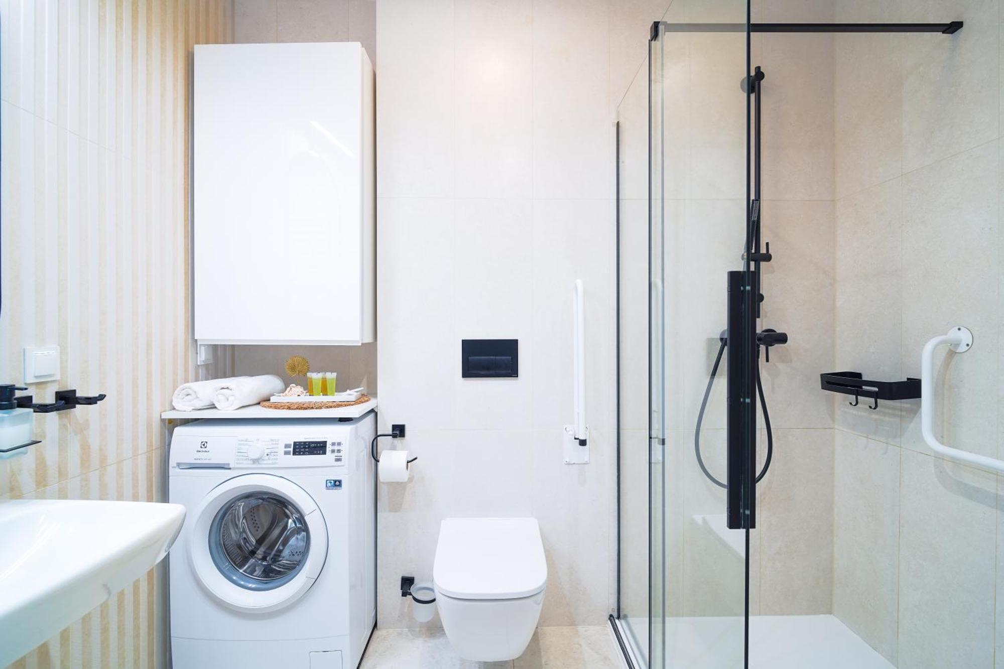 Lulu Apartments - Pod Masztami - Apartament Dwupokojowy - Basen Silownia Parking 科沃布热格 外观 照片