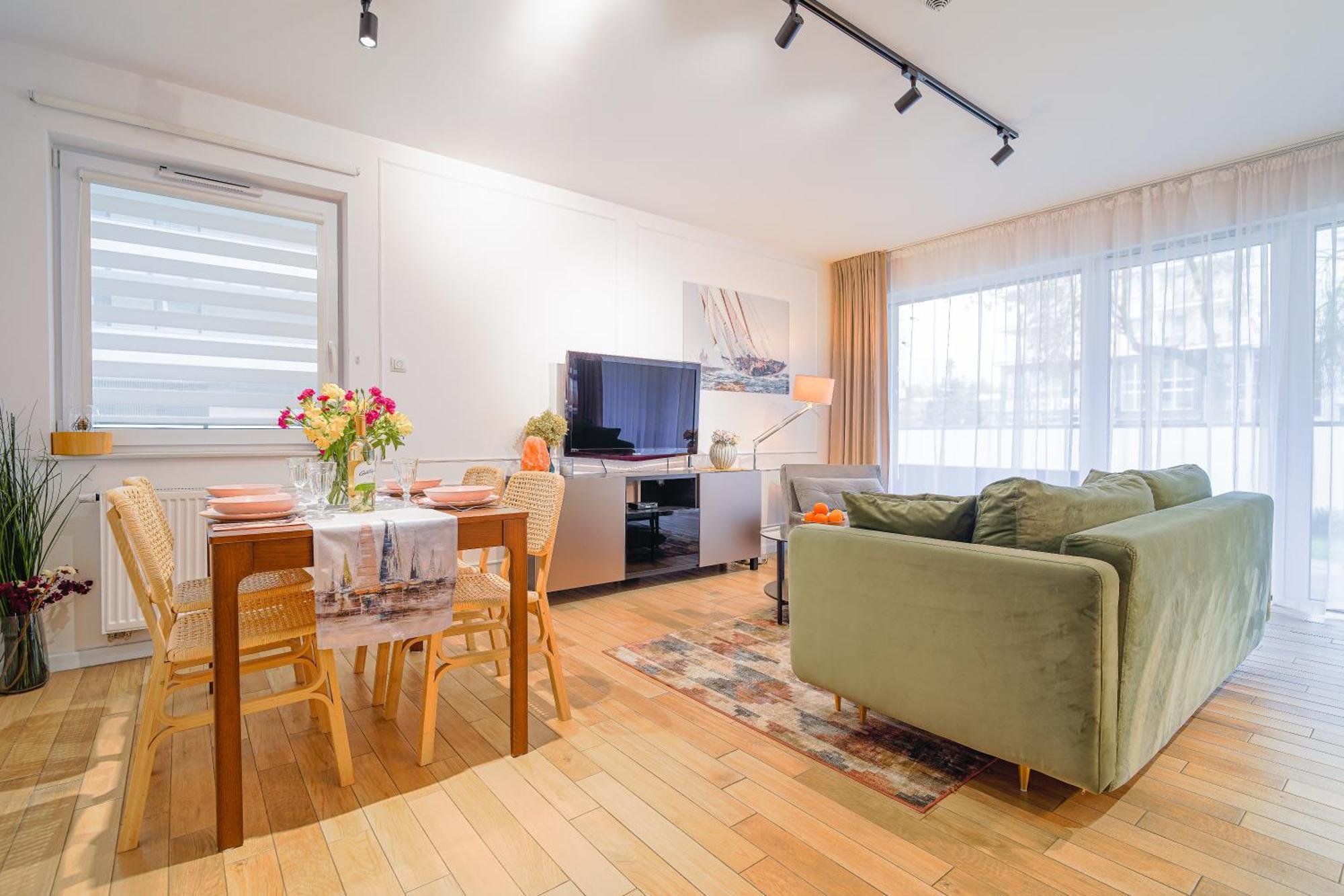 Lulu Apartments - Pod Masztami - Apartament Dwupokojowy - Basen Silownia Parking 科沃布热格 外观 照片